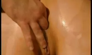 এই slutty মডেলৰ গাধত ...